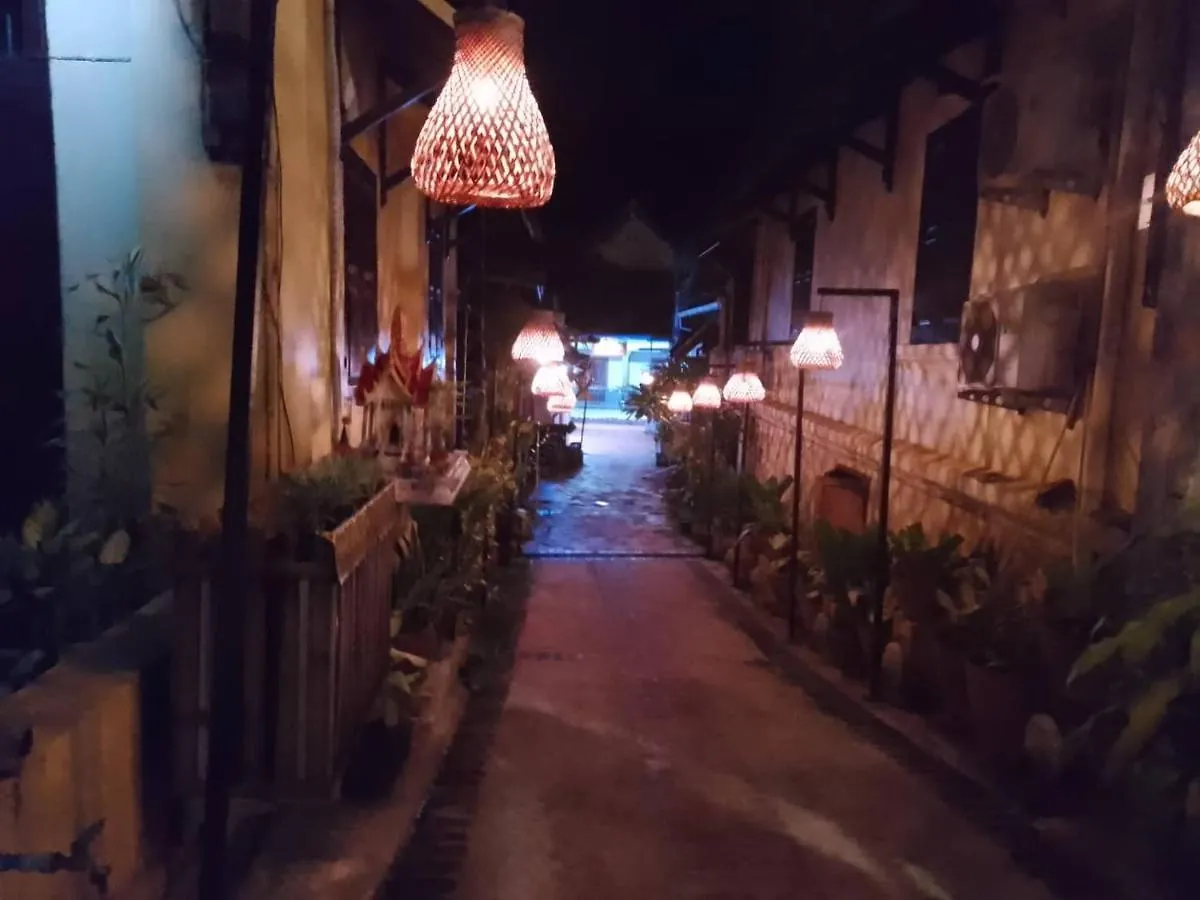 לואנג פרבאנג Funny Backpacker Hostel